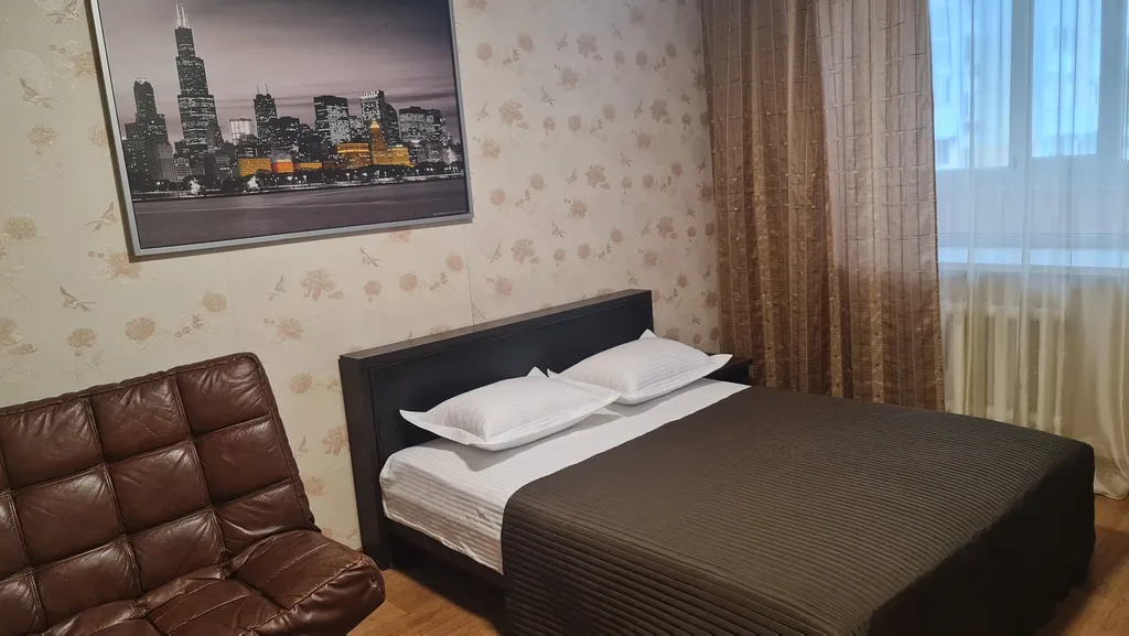 Светлая двухкомнатная квартира с евро ремонтом в многоэтажном доме