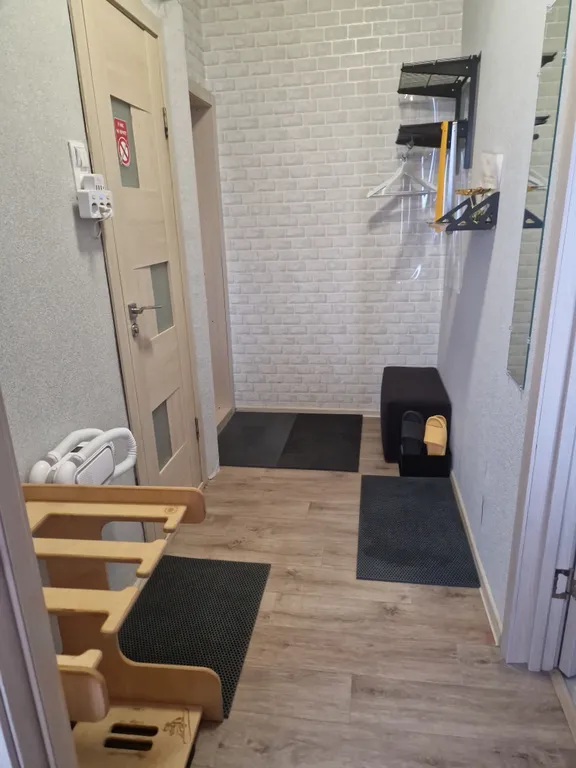 Хибины зовут! Уютное гнездышко для горнолыжников у подножия горы.