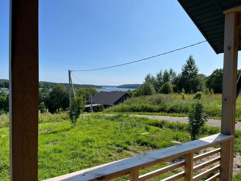 Домик у реки