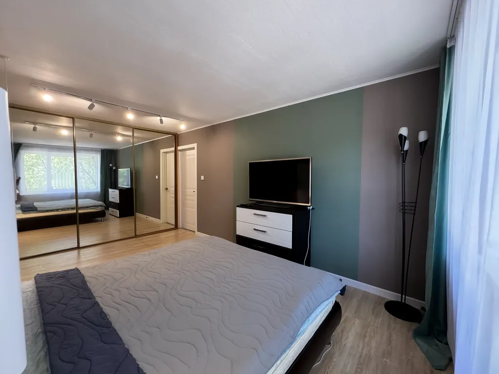 2‑комн. квартира рядом с Долиной уюта на пр. Кольский, 26