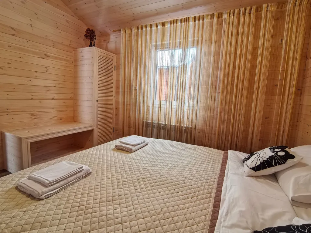 Уютный дом у озера Манжерок