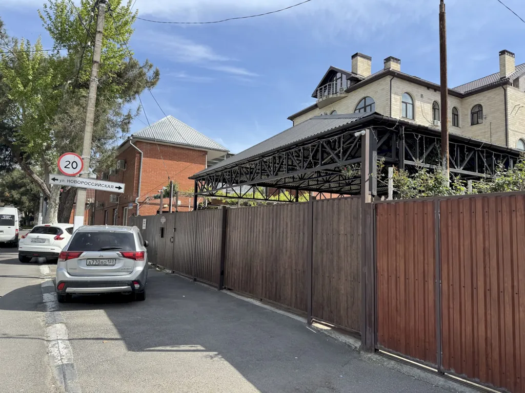 Коттедж Дом для отдыха семьёй с террасой - 7 минут до моря — Геленджик