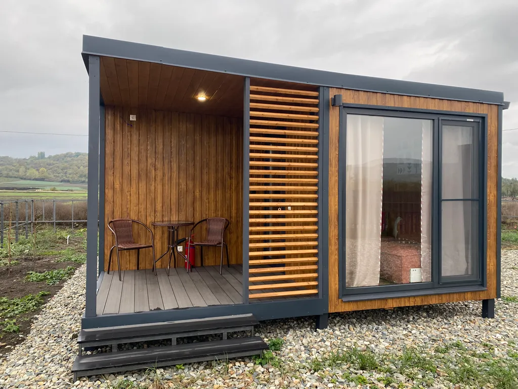 Дом с видом на лавандовое поле