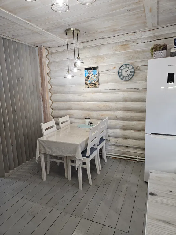 Дом на берегу озера