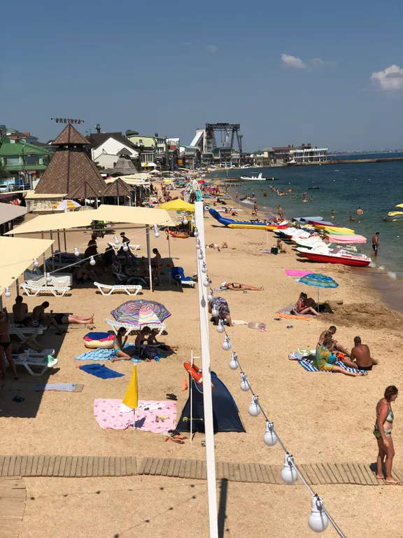 Дом на берегу Черного моря с видом на море