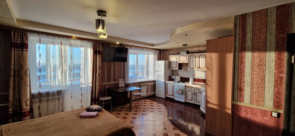 Студия с видом на реку Ангару