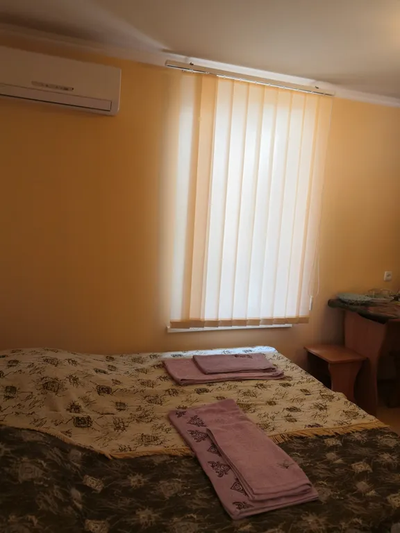 Уютный номер в коттедже в центре города.