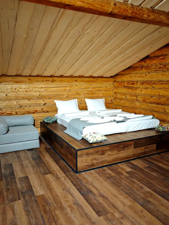 Лесной дом с тёплым бассейном, джакузи, сауной и сибирским чаном