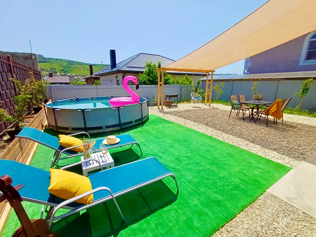 Дом с видом на море и горы