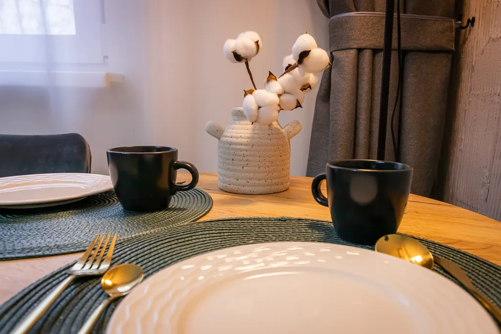 Уютная студия с видом на сосны