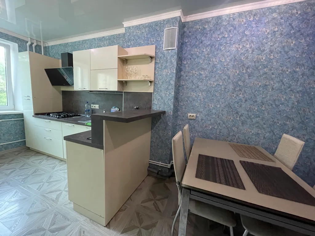 2-комнатная квартира с хорошим ремонтом в новом доме