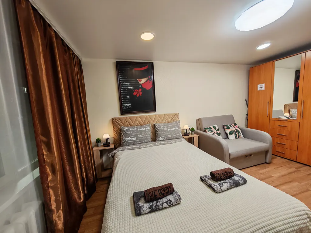 Трёхкомнатная квартира у Семёновского озера