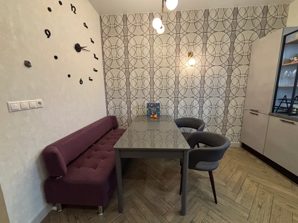 Живая ёлка! Новый дом с 4 спальнями, гостиная 80м