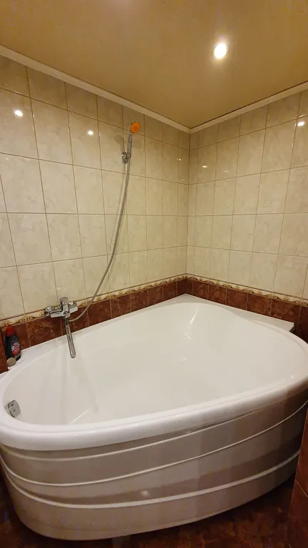 Дизайнерская квартира с двухместной ванной в центре