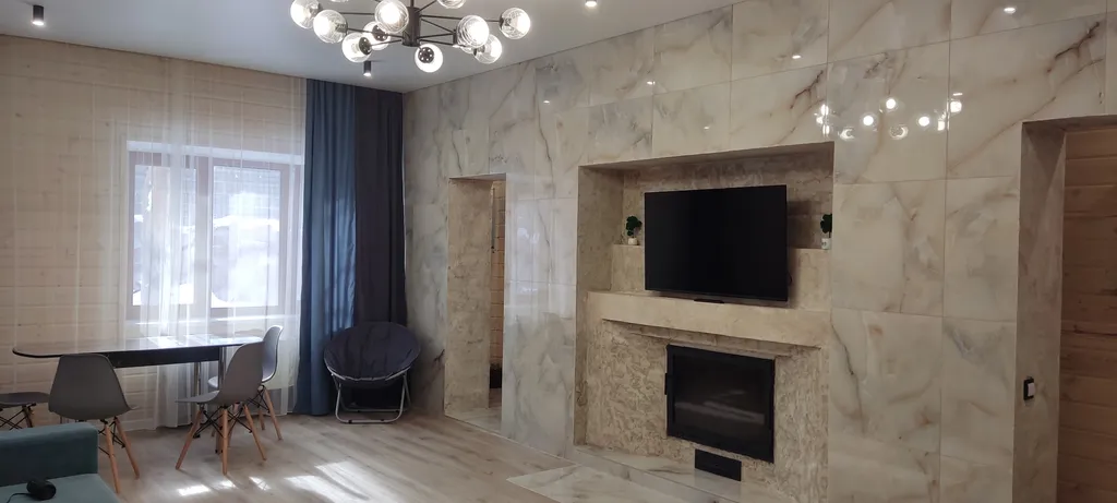 Дом с камином и баней в центре