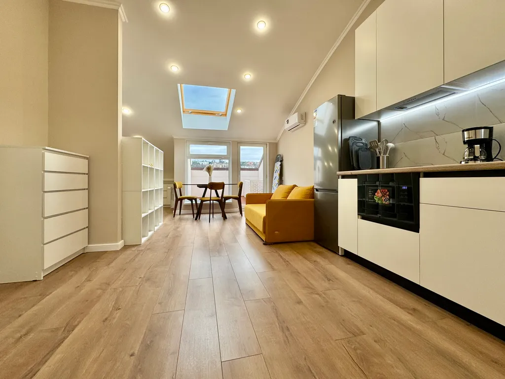 Апартамент с балконом в центре Ялты