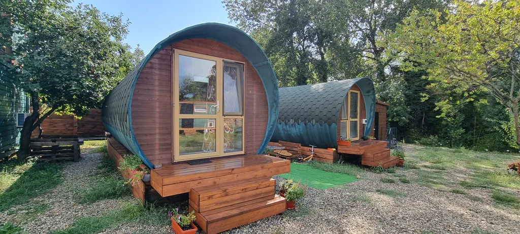 Оригинальный двухкомнатный Ролл-дом