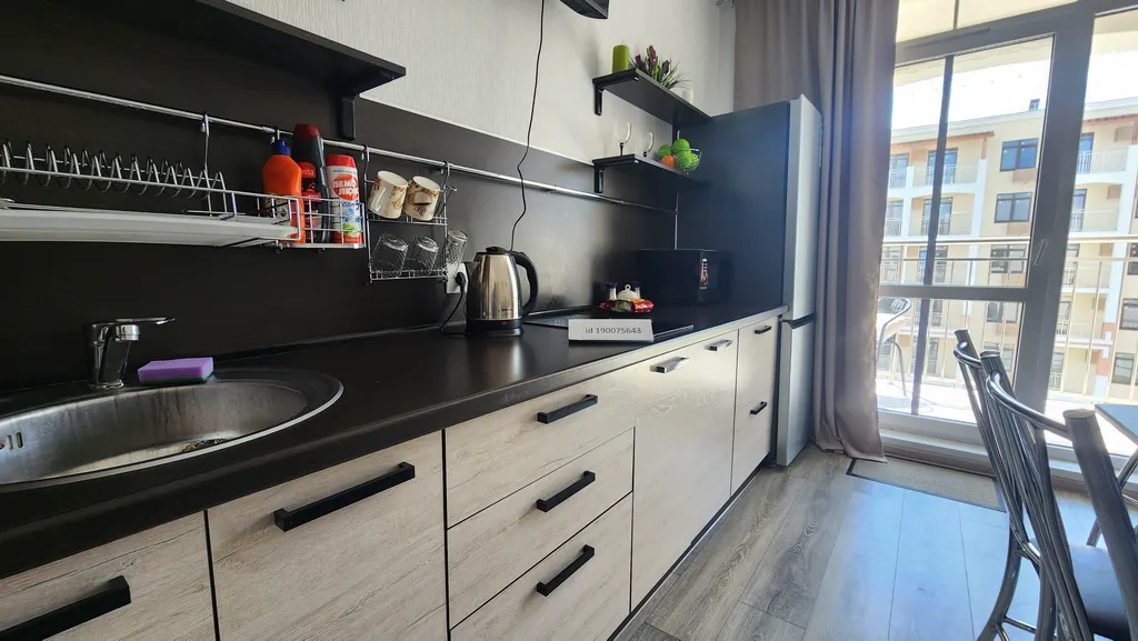 Евротрешка в корпусе с бассейном