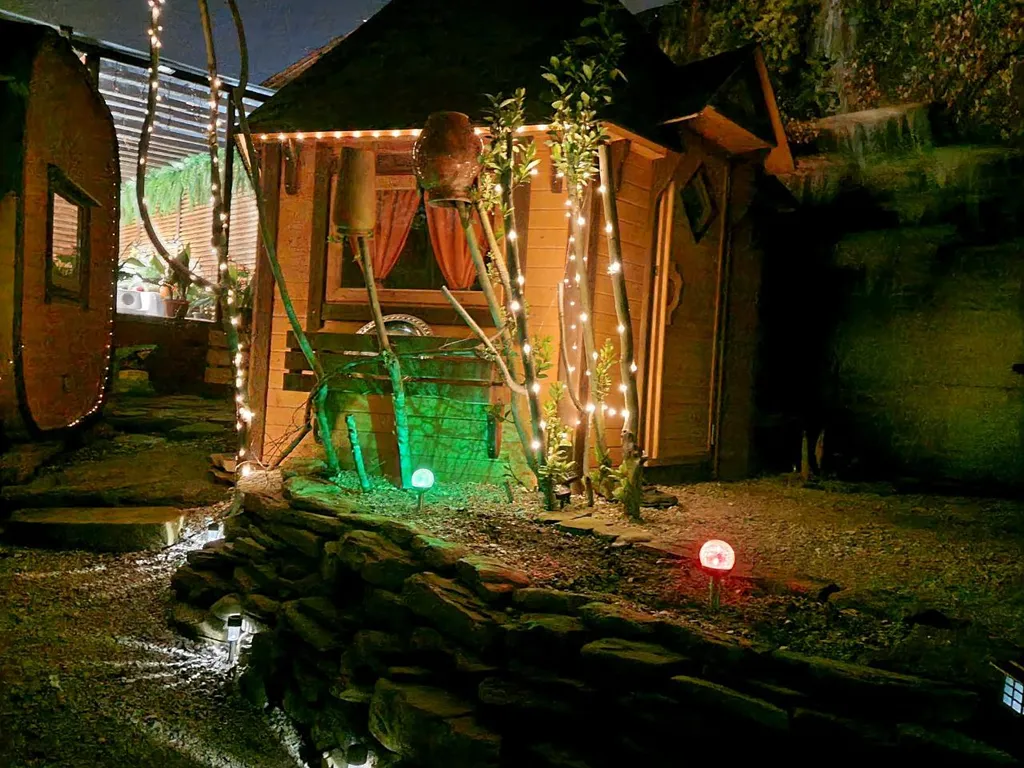 Дом Шилтон Виладж с бассейном, баней и джакузи