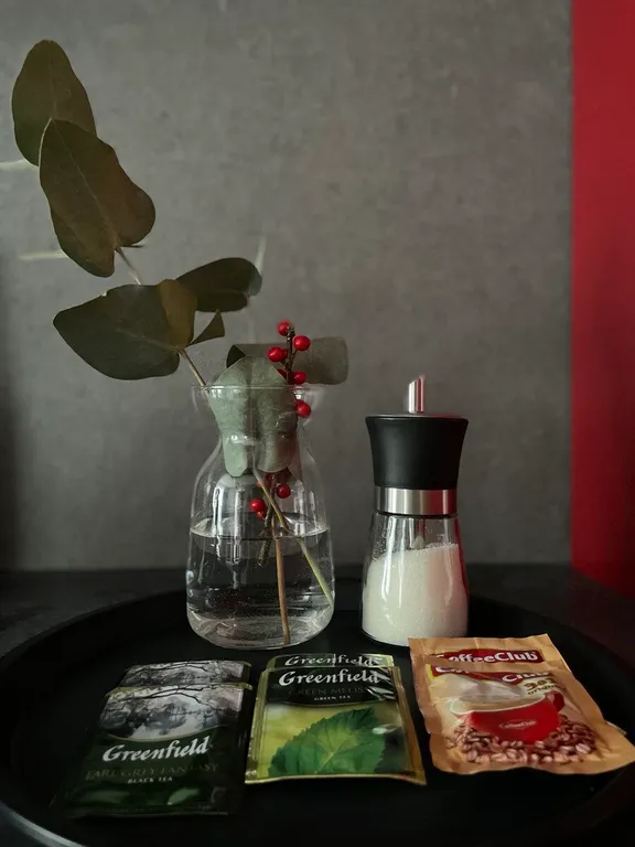 Стильная двушка с яркой кухней