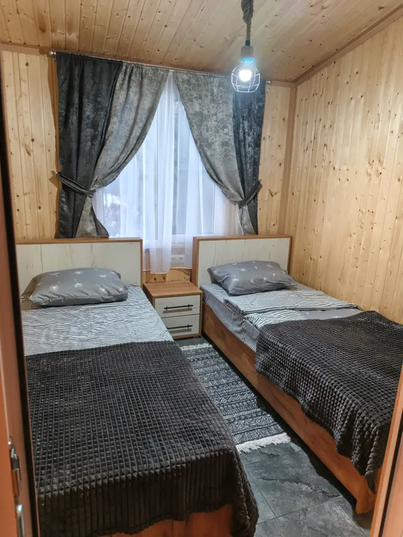 Дом на берегу озера