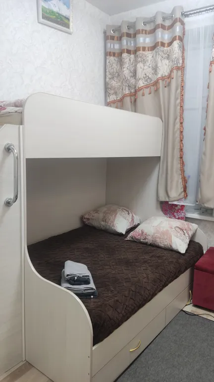 Около Нарзанной галереи и санатория Луч