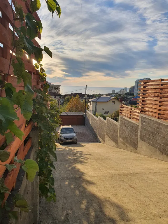 Дом а-фрейм с банным чаном, бассейном, беседкой, парковкой в Сочи