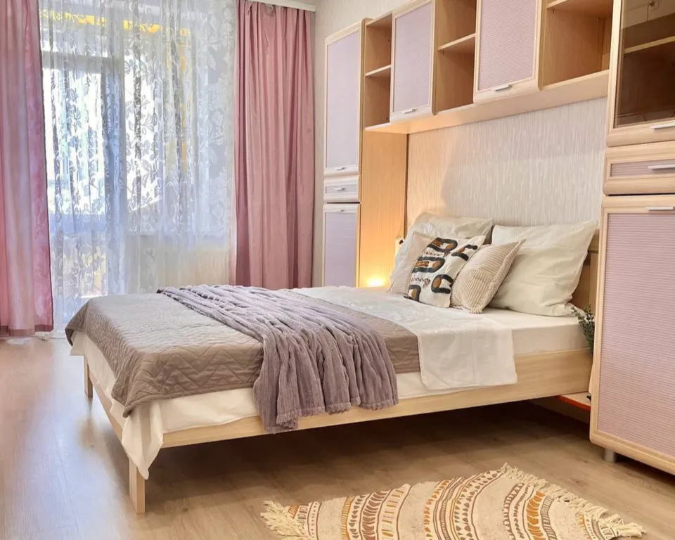 Евродвушка Апарт Гулливер с лоджией в центре