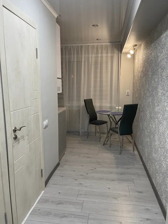 Апартамент с новым ремонтом возле ж/д вокзала