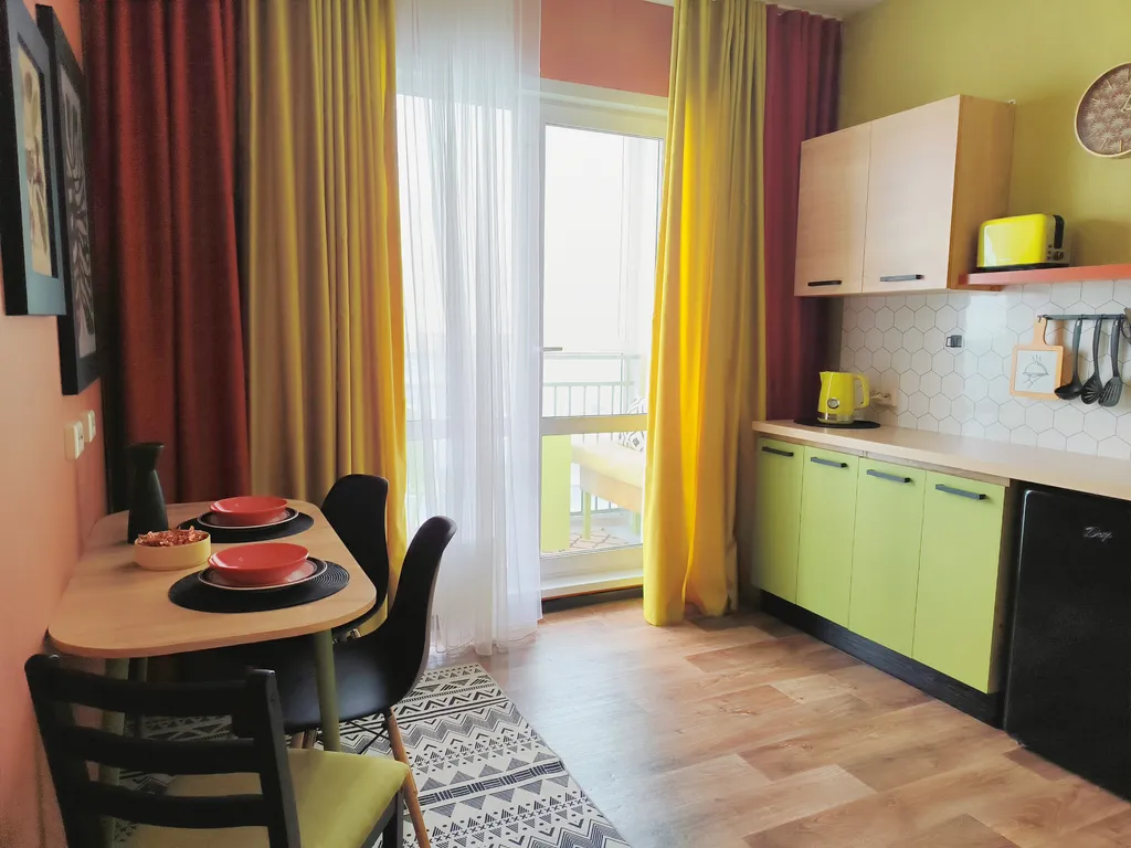 Квартира зелёного цвета.