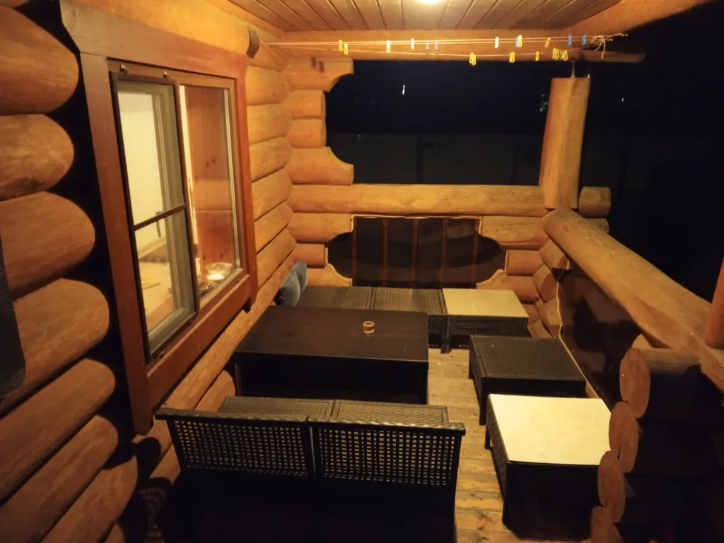 Уютный, бревенчатый дом