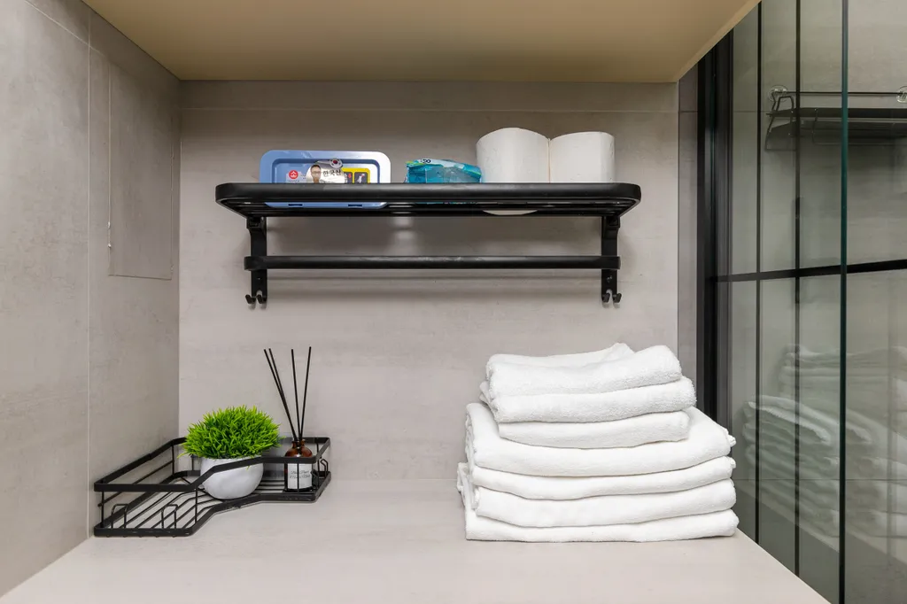 Большая современная студия у моря с видом на горы