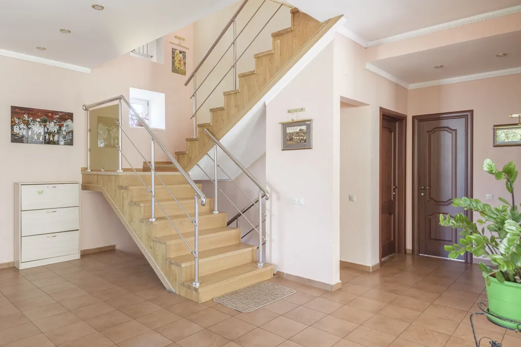 Просторный комфортабельный коттедж с баней