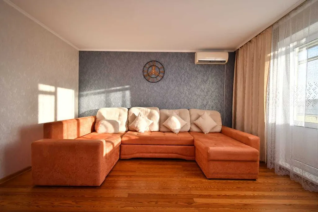 2-к. квартира "Orange" Вместительная двухкомнатная квартира на Взлетке