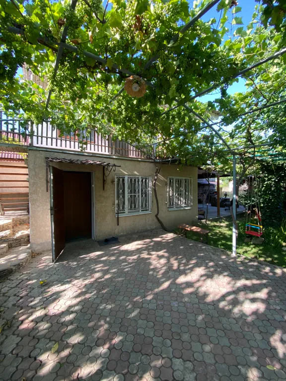 Уютная дача с видом на речку и фруктовый сад