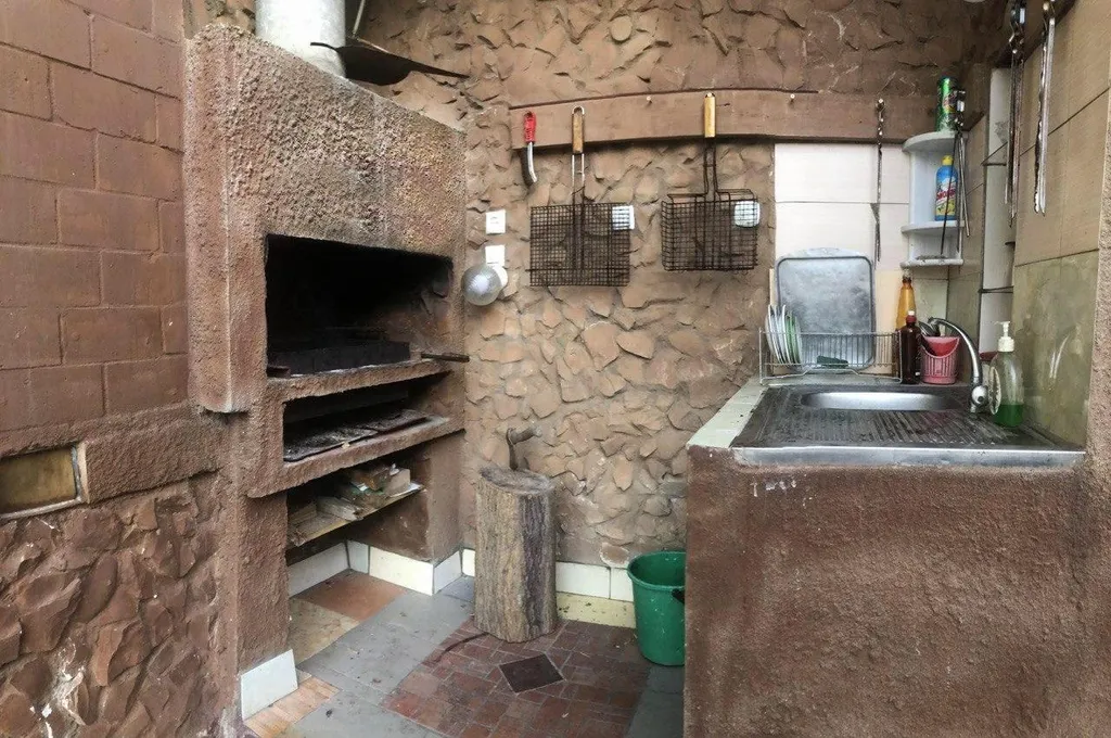 Этаж в коттедже с огромным балконом, 2 спальнями, гостиной и кухней