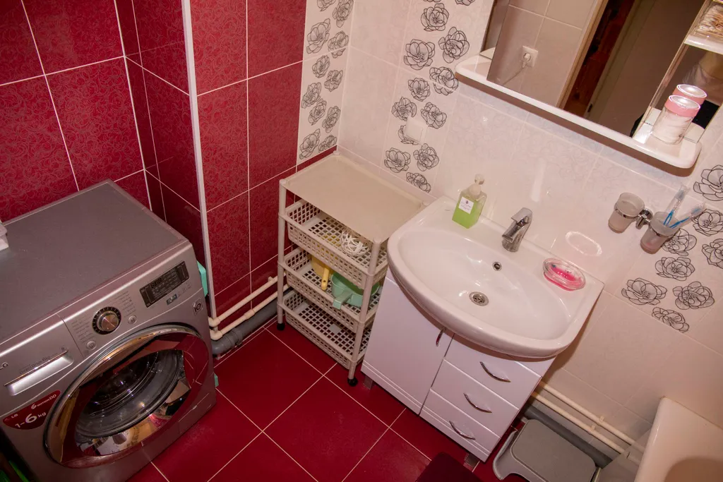 Большая трёхкомнатная квартира в новом доме у пруда