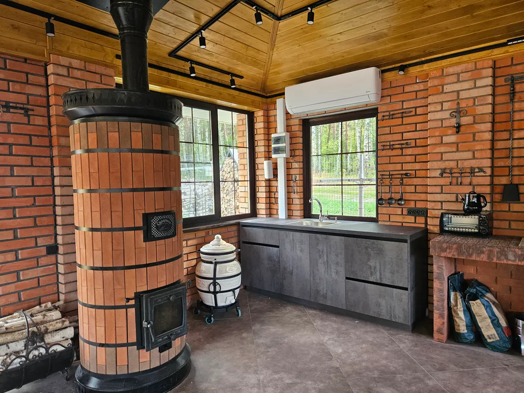 Дом, баня, чан, отапливаемая беседка