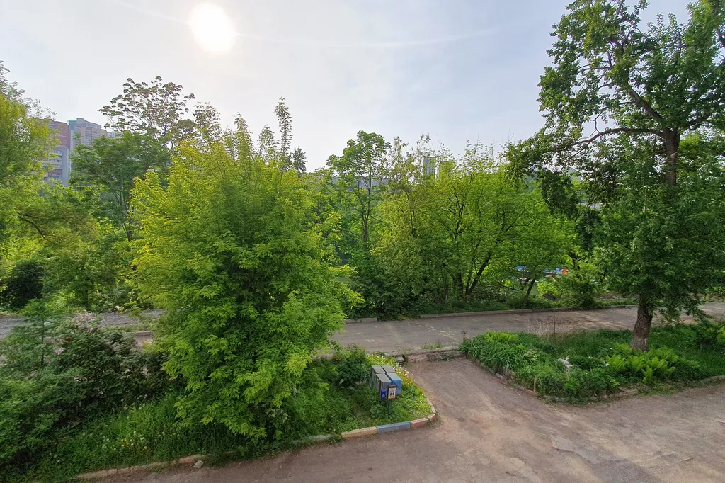 Яркая двухуровневая мини-студия