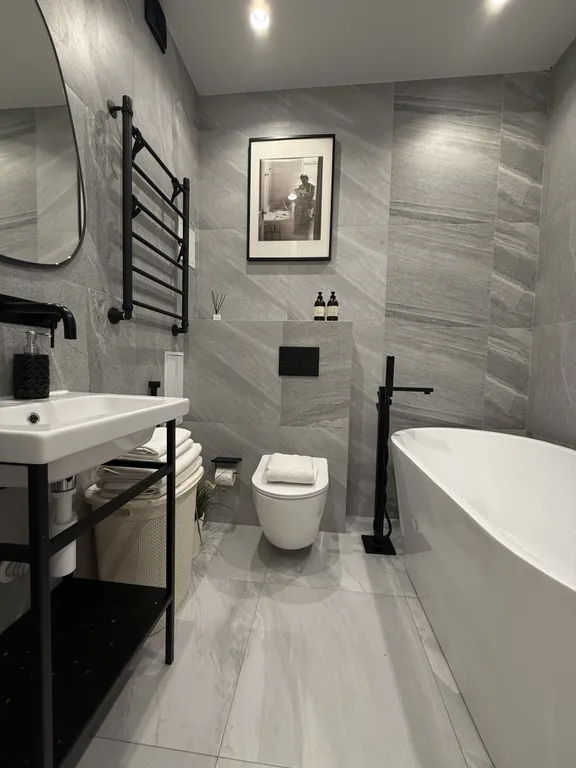 Современный апартамент в тихом районе