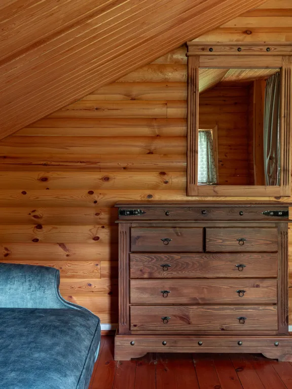 Уединённый дом на берегу живописной заводи