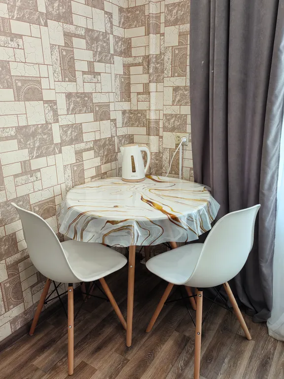 Апартаменты в центре города с отдельной кухней и балконом