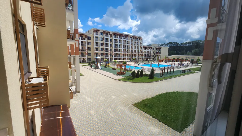 Шикарная евродвушка с видом на бассеин