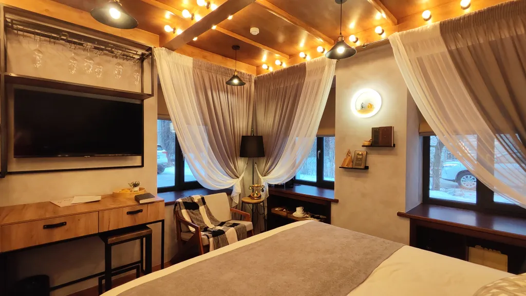 Оригинальная студия на берегу Волги