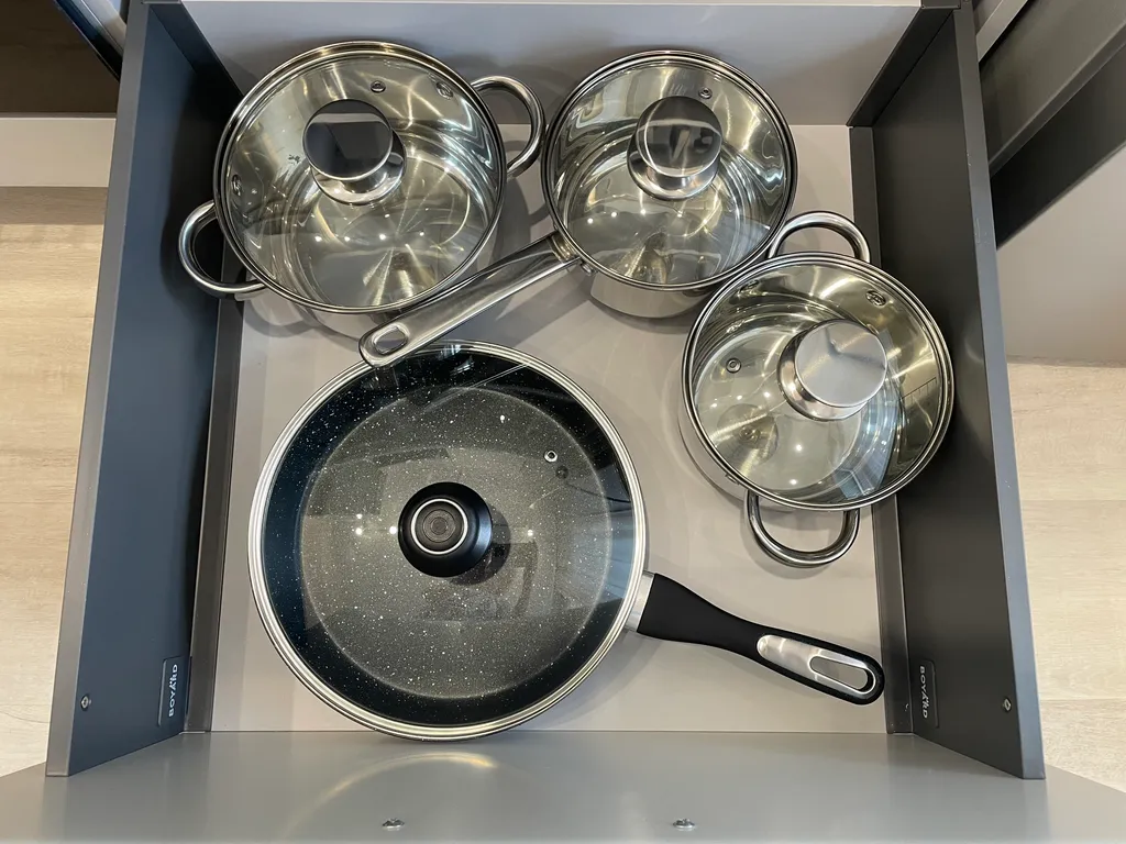 Просторная, после ремонта, квартира на Набережной, в центре города