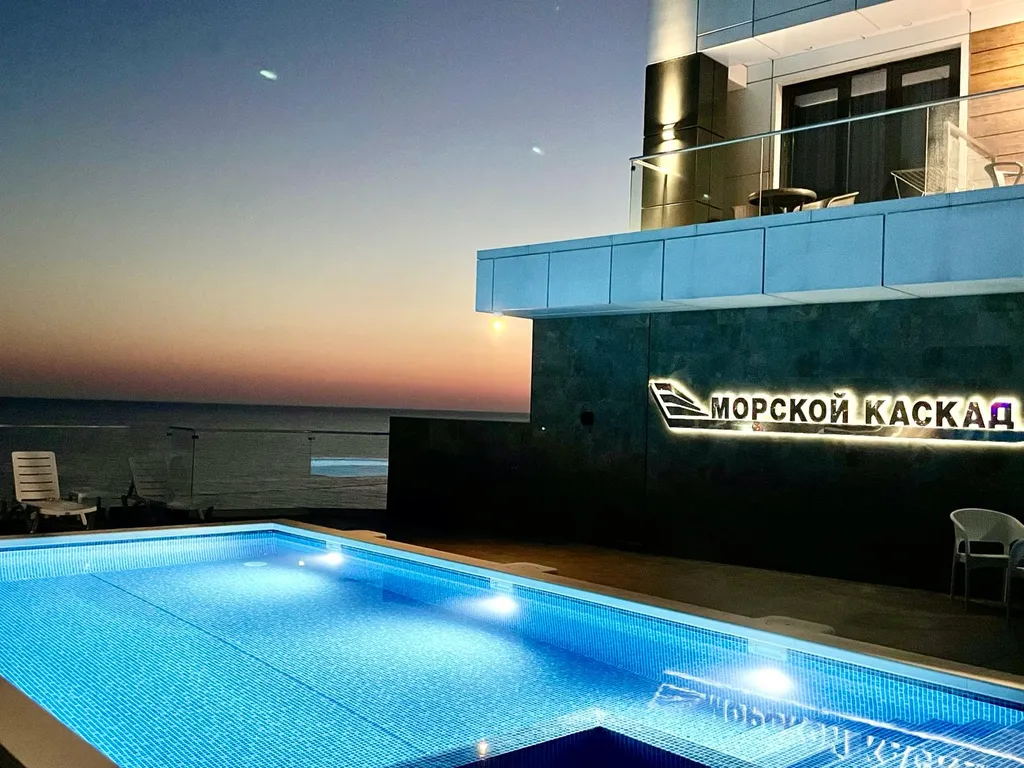 Романтичная студия в стиле лофт с прямым видом на море