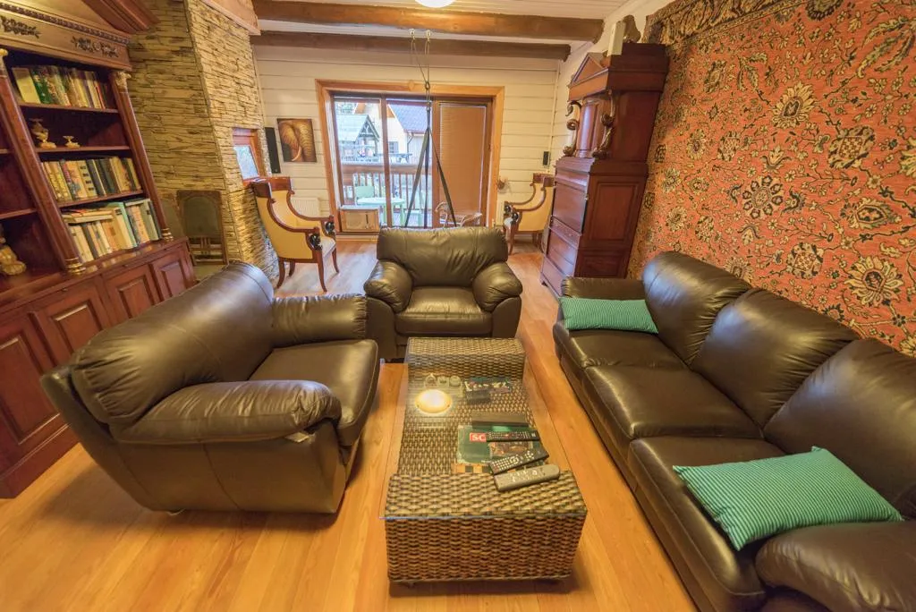 Коттедж Дом для отдыха в живописном месте — Луга