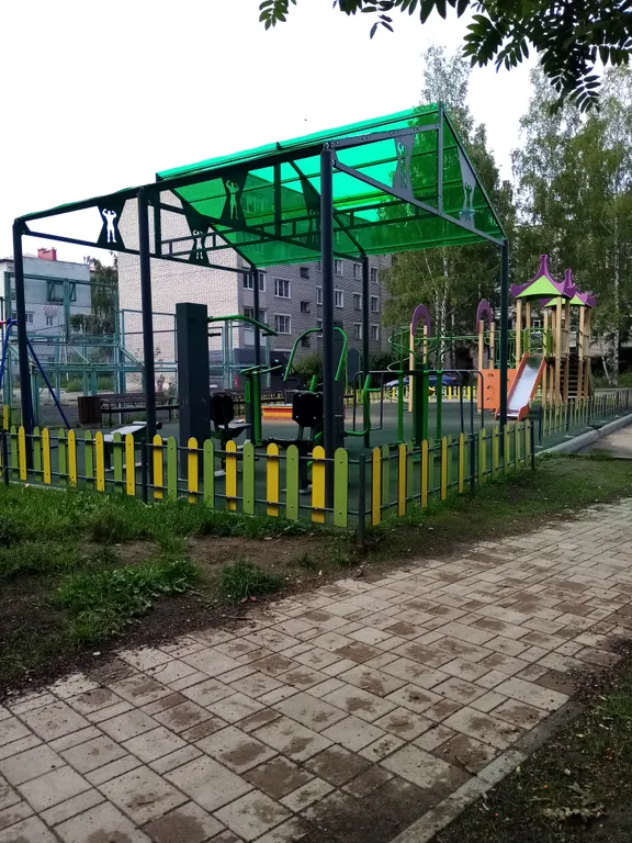 Уютная квартира в Юго-западном районе с видом на Спасо-Яковлев монастырь