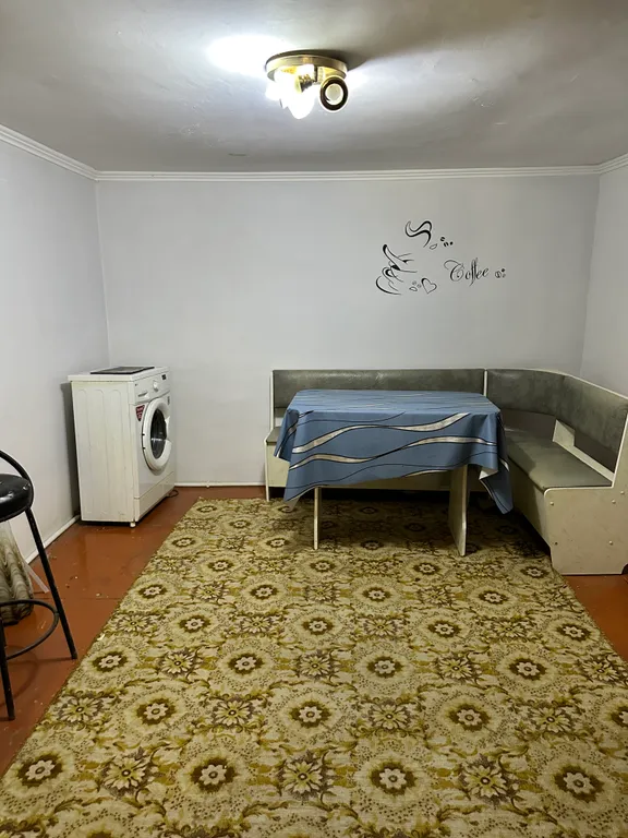 Дом под ключ с бассейном и стоянкой во дворе для 3 автомобилей у гипермаркета