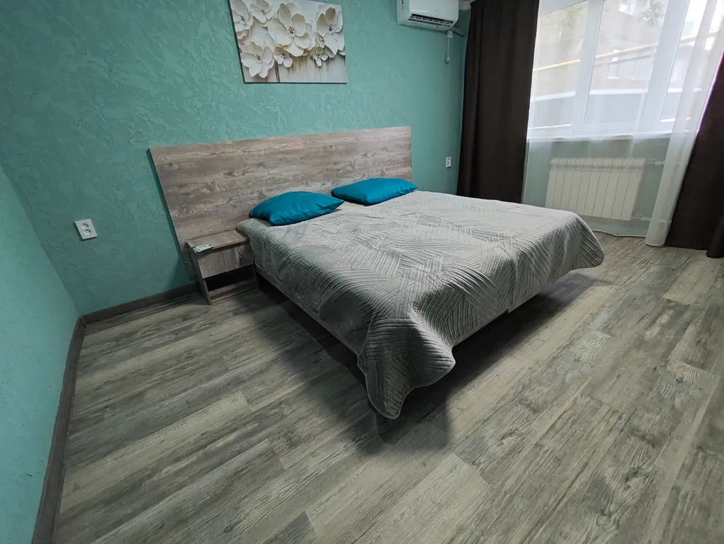 Новая уютная 2-комн квартира — аренда посуточно в Новошахтинск